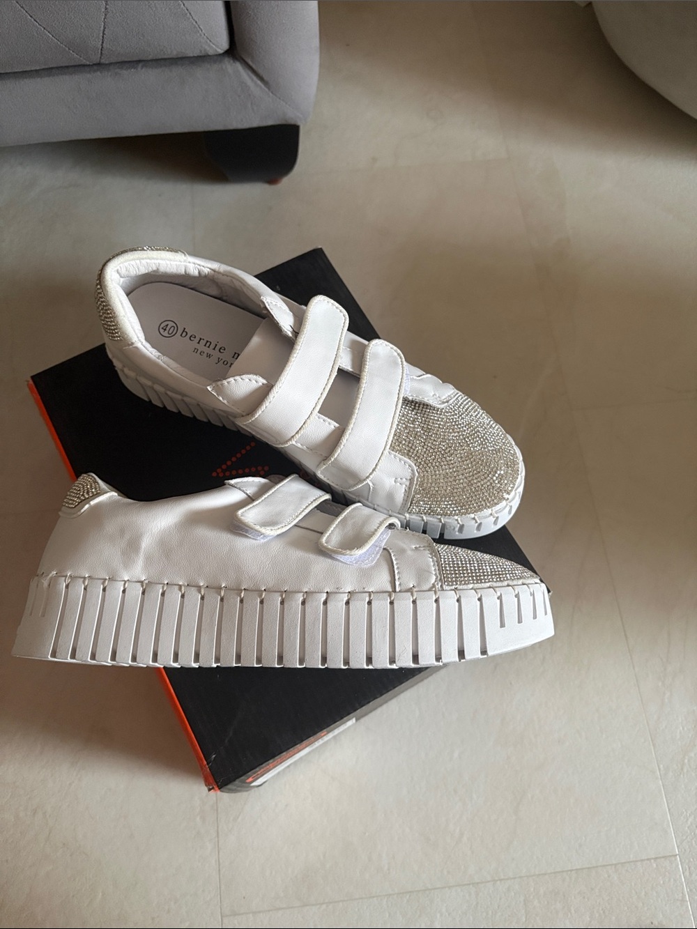 BRAND NEW! bernie mev. White Kids Sneakers with Silver Crystal Toe